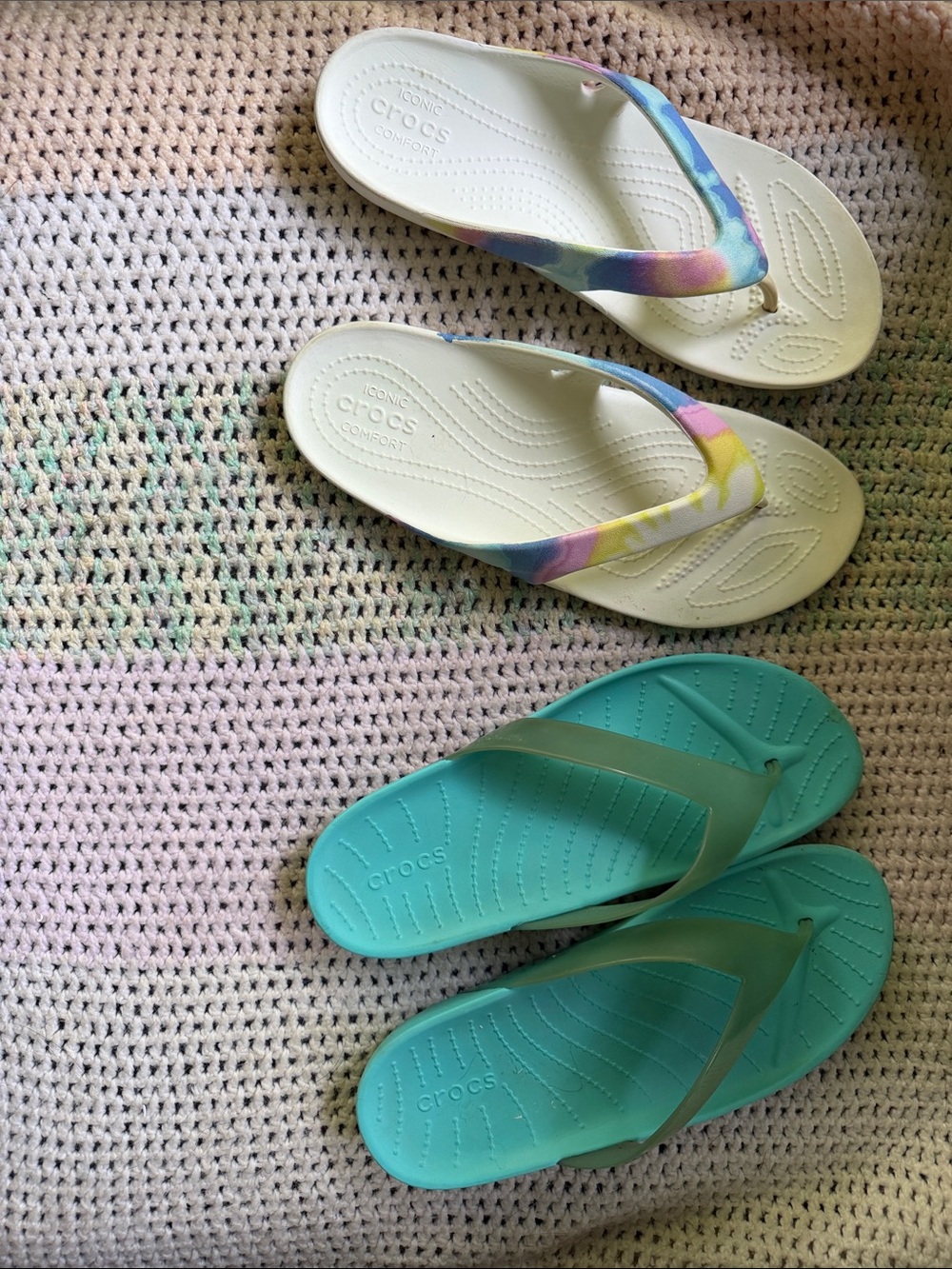 CROCS Tie-Dye Strap White Footbed Sz 8 & Aqua Flip-Flops Sz 7 - more like 7.5